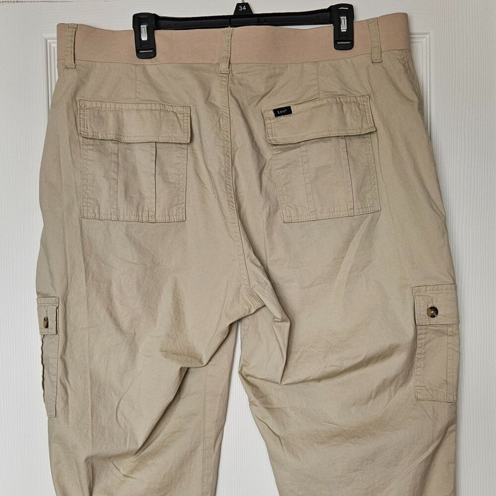 Lee Khaki Cargo Capri Pants Women’s 18W Plus Tan Casual - Picture 2 of 4